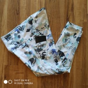 Athleta Cropped Floral Leggings